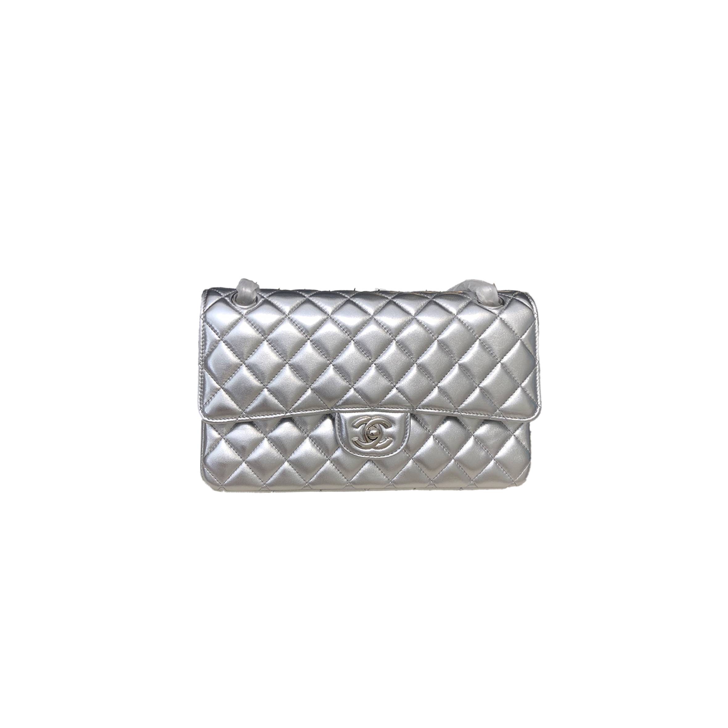 CHANEL SILVER QUILTED LEATHER MEDIUM CLASSIC DOUBLE FLAP BAG A1112 (25*15*6cm)